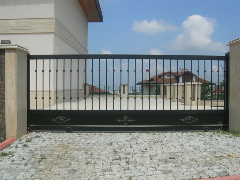 Raylı Kapı